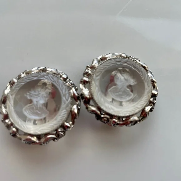 Whitting & Davis Cameo Earrings - Picture 9 of 9